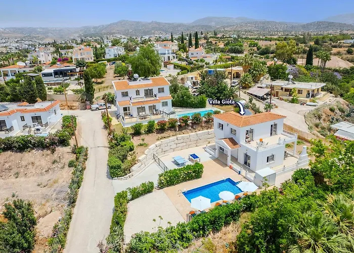 Giota By * Πέγεια